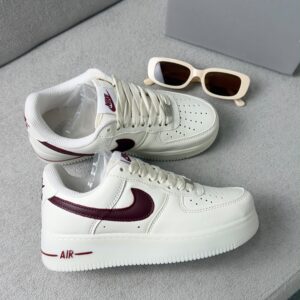 Tênis Nike Air Force  - Off \ Bordo