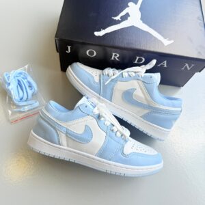 Tênis Air Jordan - Branco \ Azul bebe