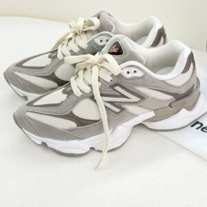 Tênis New balance 9060 Linha Camurça - Off \ Caramelo