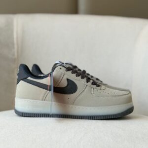 Tênis Nike Air Force One - Natural \ Grafite