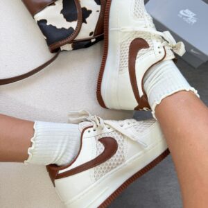 Tênis Nike Air Force Premium - Off-White/Castanho