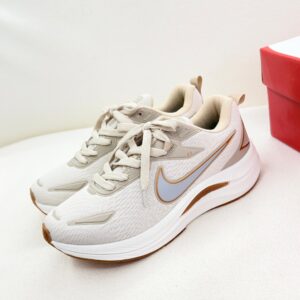 Tênis Nike Running Est. 1972 - Bege \ Dourado