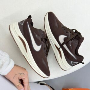 Tênis Nike Running Est. 1972 - Café