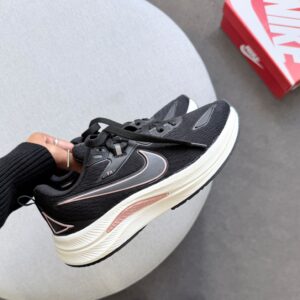 Tênis Nike Running Est. 1972 - Preto
