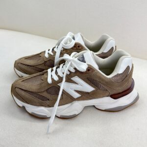 Tênis New Balance 9060  - Couro Legitimo- Bege