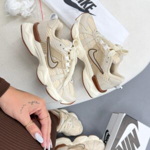 Tênis Nike V2k Run - Off \ Bege