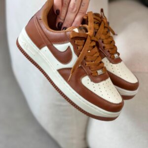 Tênis Nike Air Force  - Caramelo